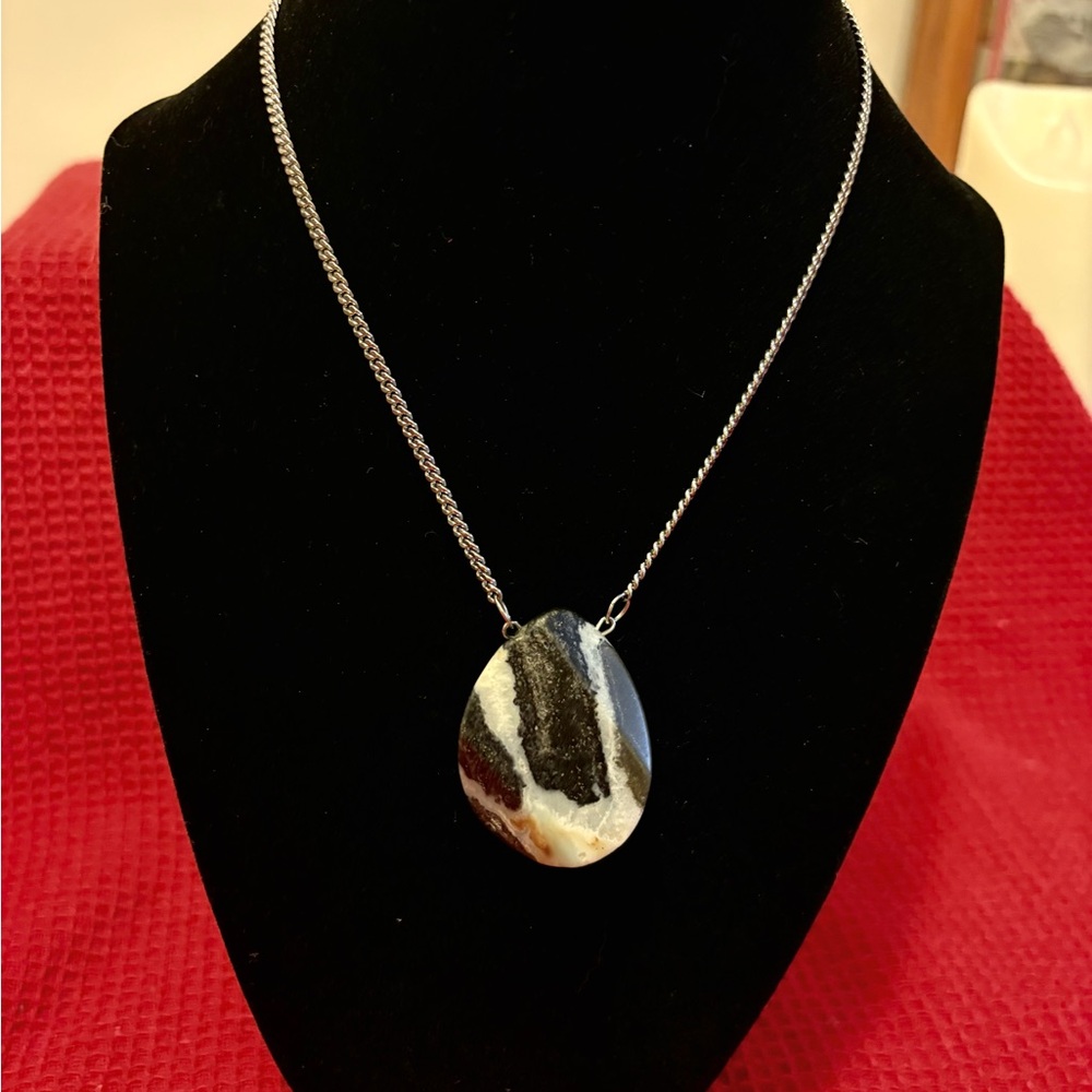 Elegant Black and White Stone Pendant Necklace